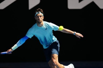 开云体育下载-跨过前半程硝烟，墨尔本战火升级|网球|亚瑟士|弗里茨|大满贯|穆塞蒂_新浪体育_新浪新闻