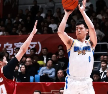 开云体育官网-陈盈骏7中4得到14分3助攻3失误，方硕4中0得到0分2助攻