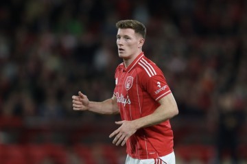 开云体育下载-记者：曼联暂时未争夺托纳利，埃利奥特·安德森一直是引援首选